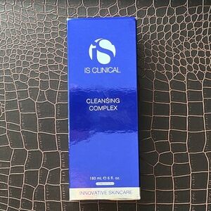 iS Clinical Cleansing Complex NEW/in BOX